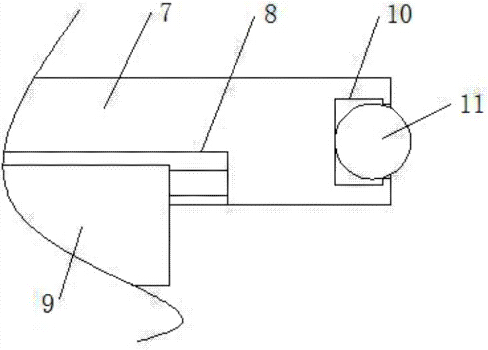 一种具有清洁粘料功能的半自动压延机的制作方法与工艺