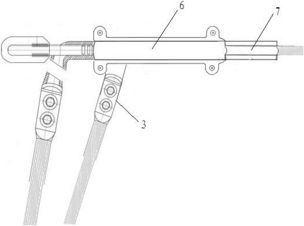 耐张线夹的铝管外壁上的主体下盖板;所述主体下盖板的一端连接有引流