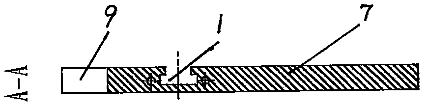 一种密封螺旋风管生产装置钢带成形底板的制作方法