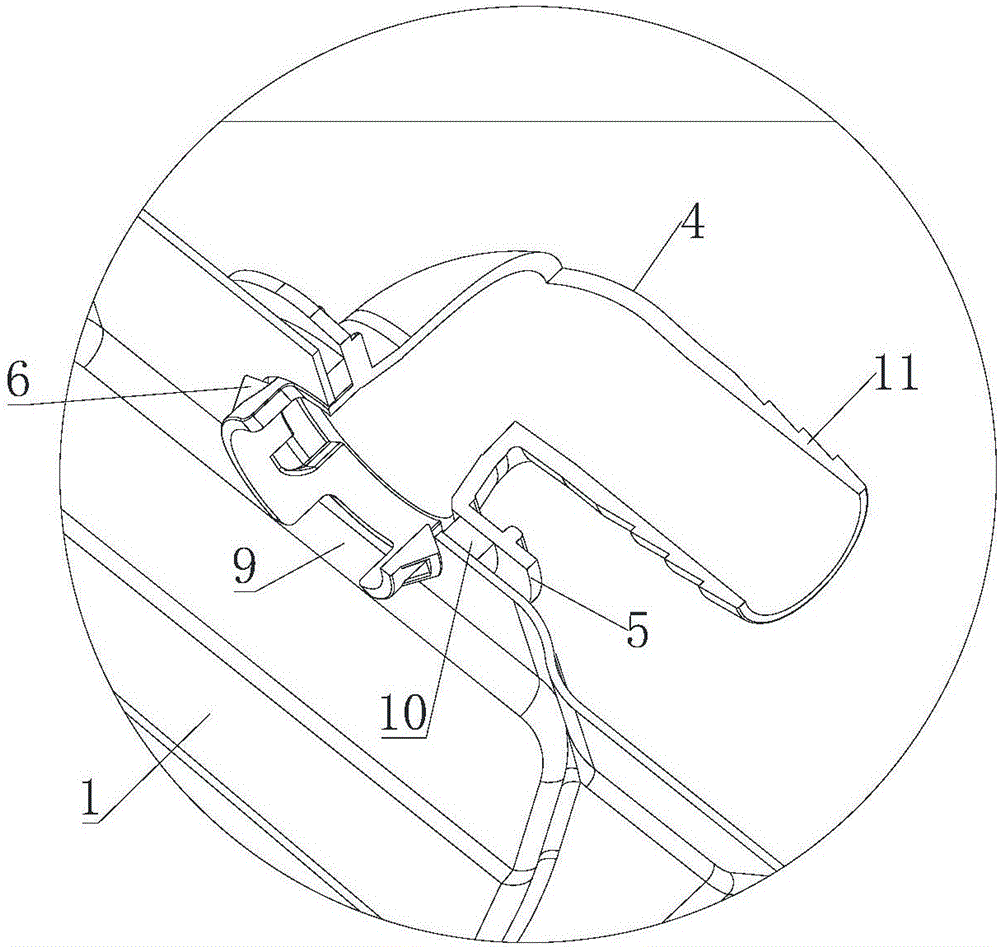 空调装置及其空调室外机底盘排水结构的制作方法