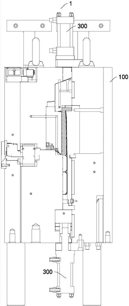 用于注塑板件的模具及其注塑方法與流程