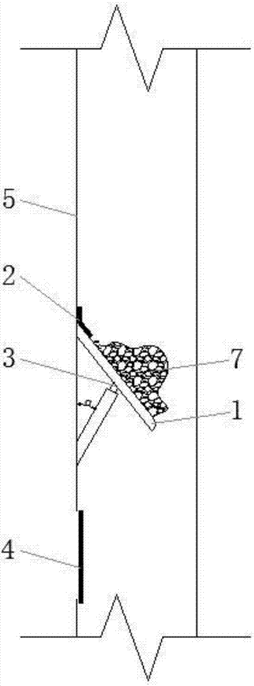 一种装于临时烟道模板内的建筑废料缓冲装置的制造方法
