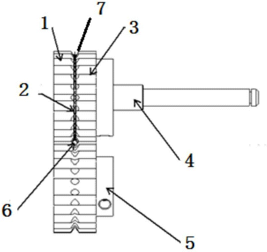 一种送锡自动扎孔齿轮装置的制造方法