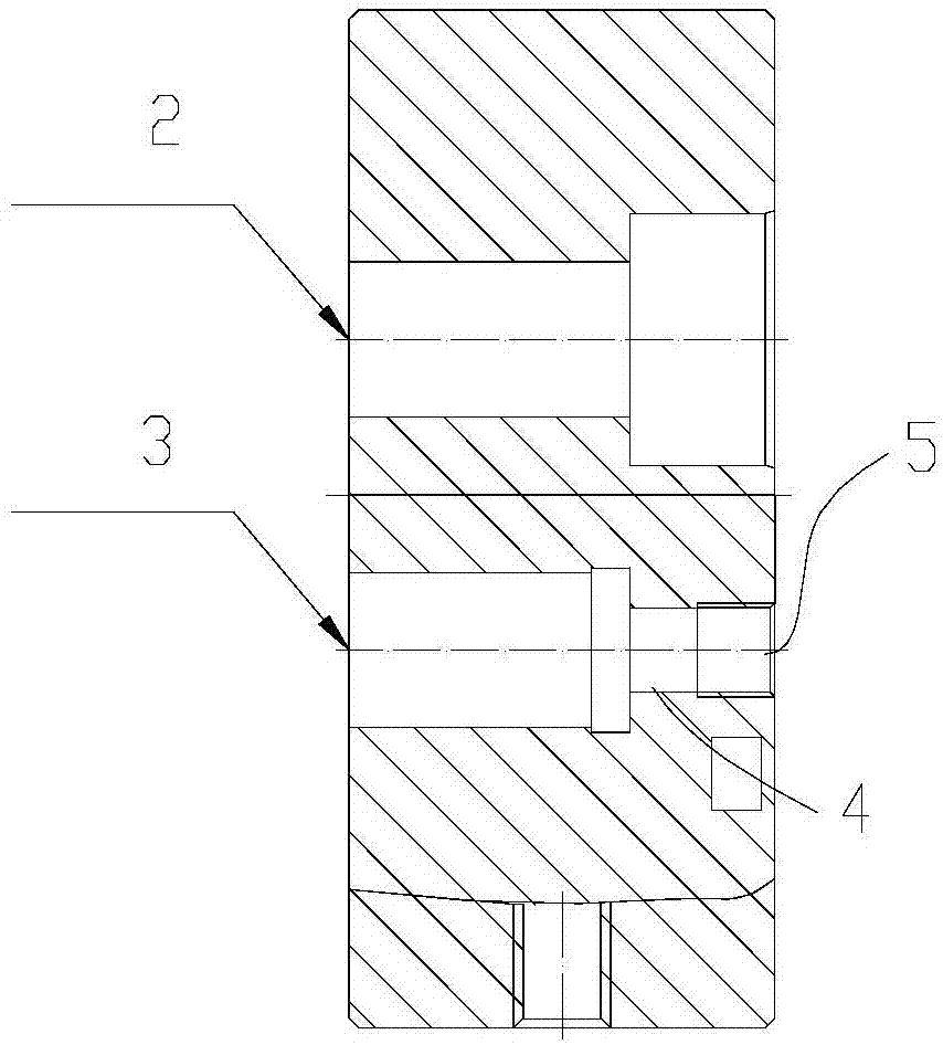 一种方便安装与拆卸从动轴的齿轮泵前板的制作方法与工艺