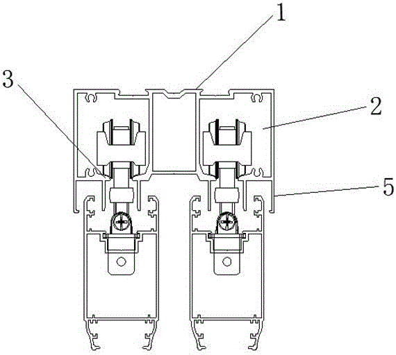 本实用新型涉及铝型材结构,具体涉及一种新型吊趟门缓冲上轨型材及