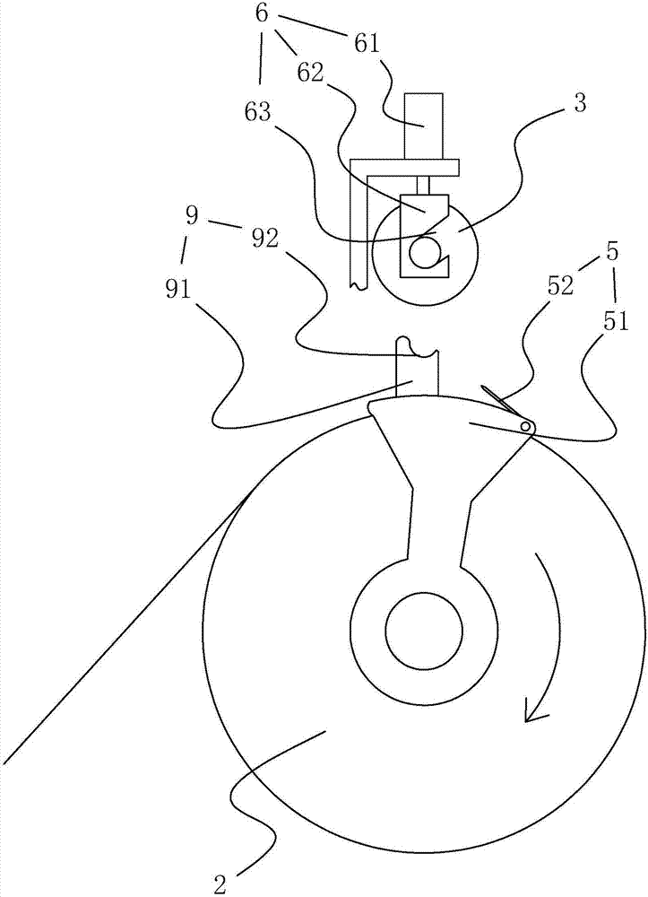 一種旋轉(zhuǎn)截?cái)嗟谋∧た沙掷m(xù)收卷裝置的制作方法