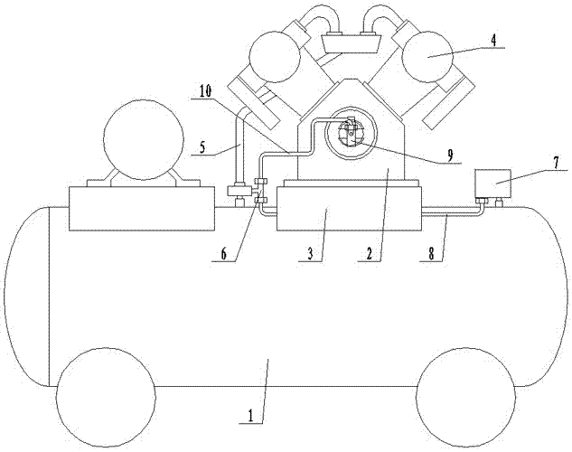 二级压缩活塞式空压机曲轴箱后端重锤气阀回气路结构的制作方法