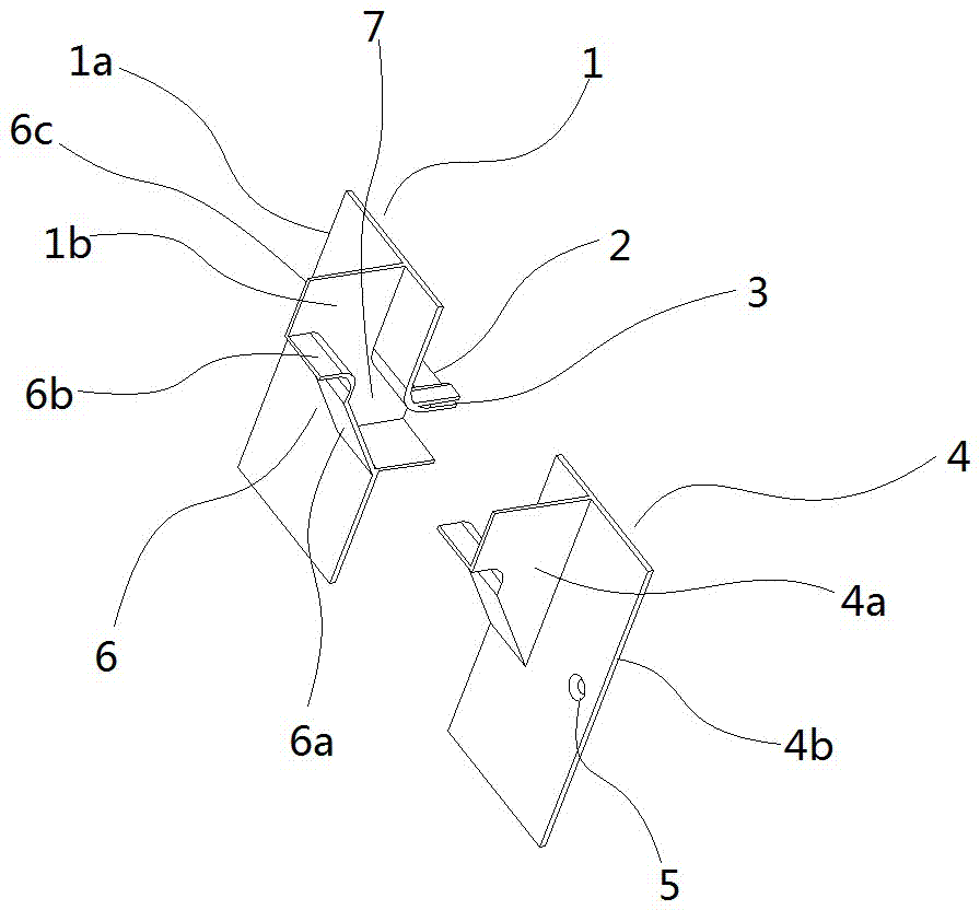 一种线槽穿墙构件的制作方法