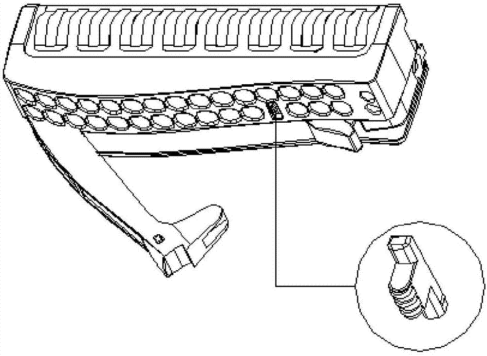 一种存储服务器硬盘抽取盒锁扣的制作方法