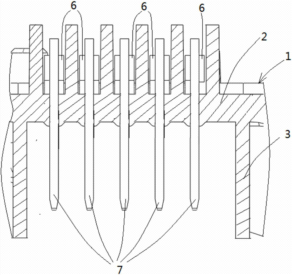 车灯中的线路板、插片和组合后盖的连接结构的制作方法