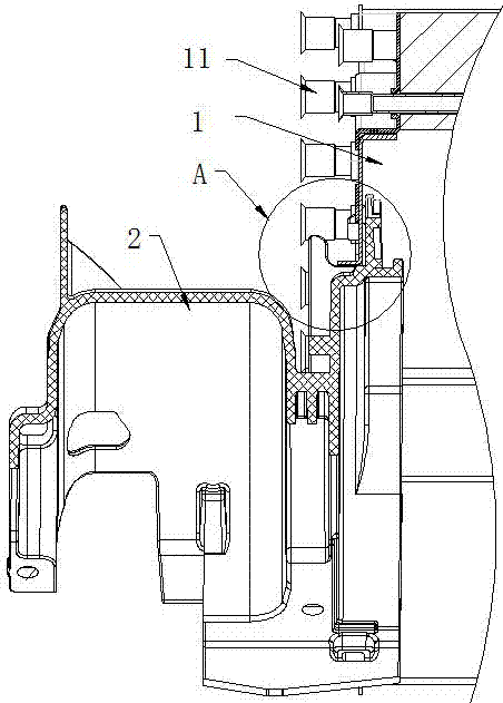 一种可防蒸发器的管路跌落的空调器的制作方法