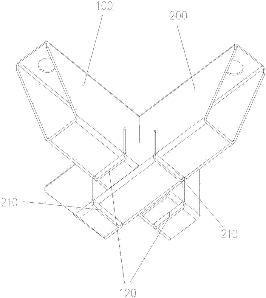 一种嵌入式插接结构及桌子的制作方法