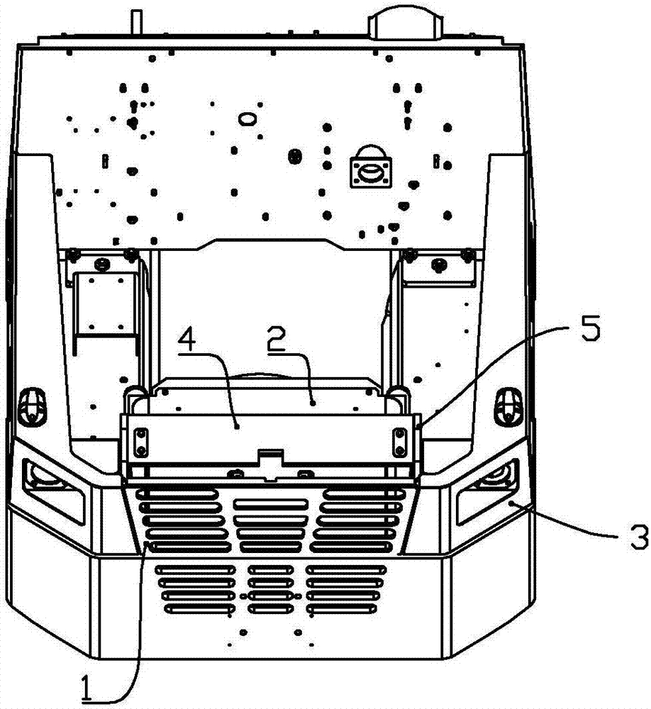 牵引车水箱前部的空气导流结构的制作方法
