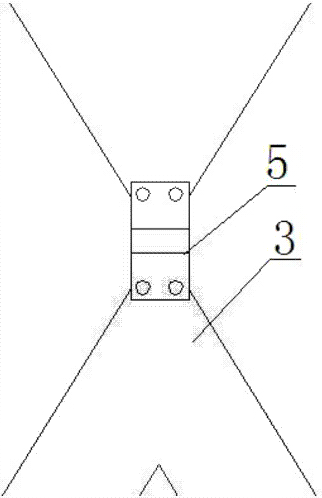 一种菱形网格卷帘门的制作方法