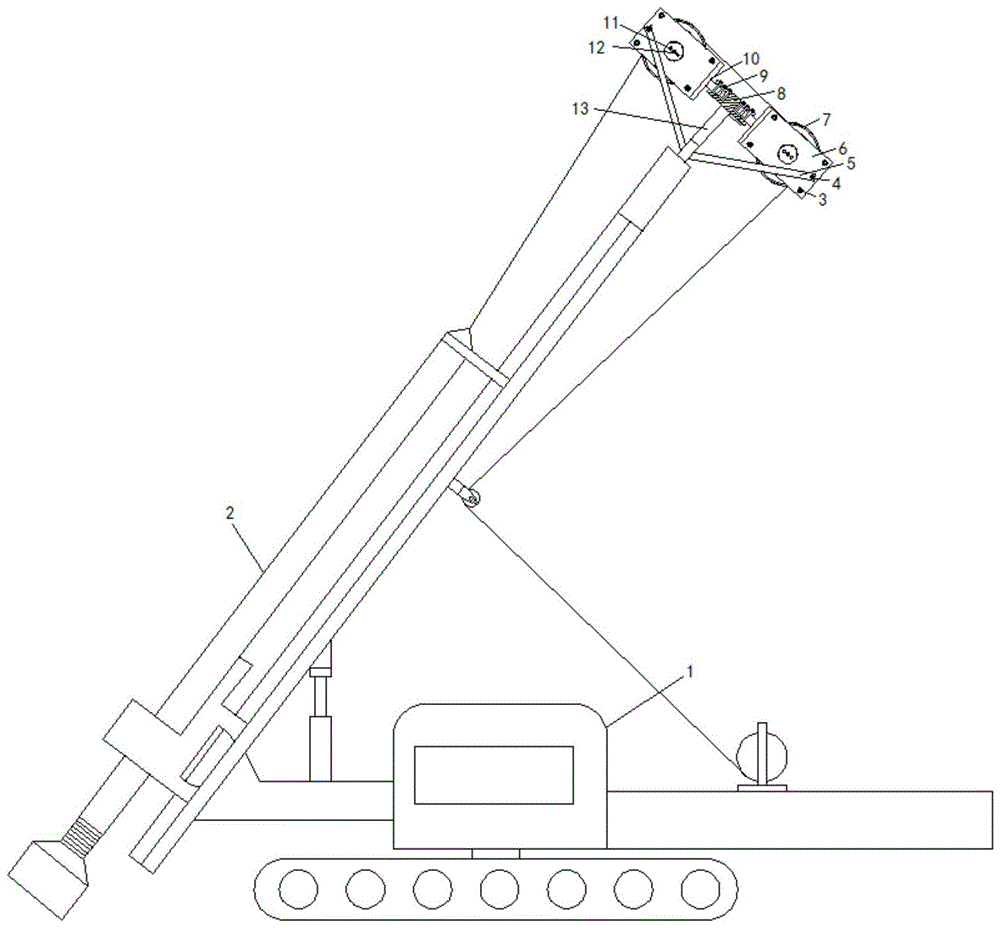 背景技术:旋挖钻机是一种适合建筑基础工程中成孔作业的施工机械,主要