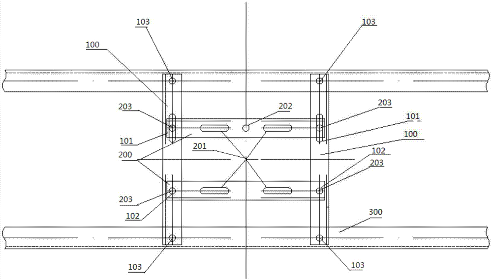 三、四孔通用避雷器托架的制作方法