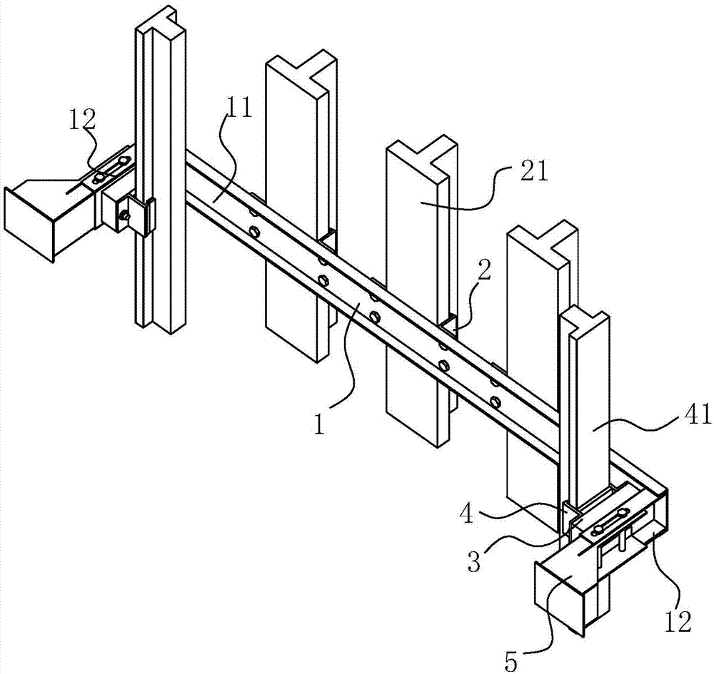 背景技术:电梯导轨架是用作支撑和固定导轨用的构件,被安装在井道壁或