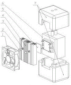 一种饮水机冷胆散热器卡扣式安装结构的制作方法