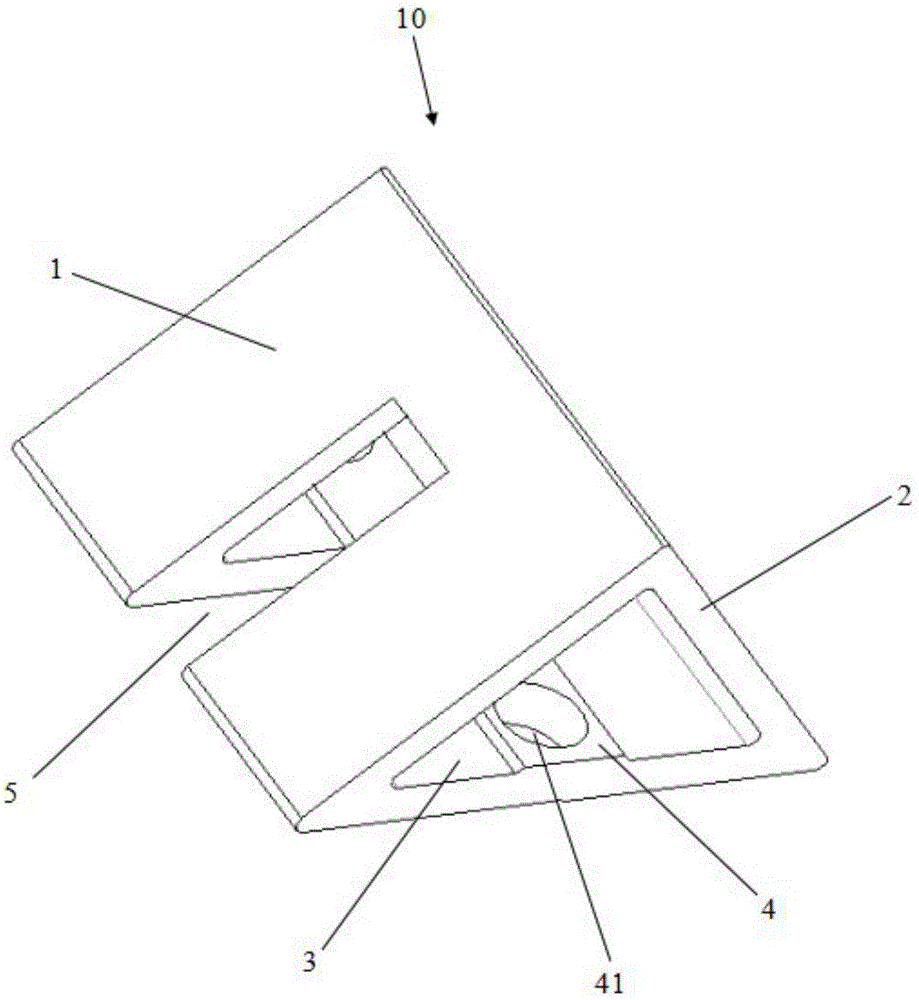 一种新型背楞阳角件的制作方法