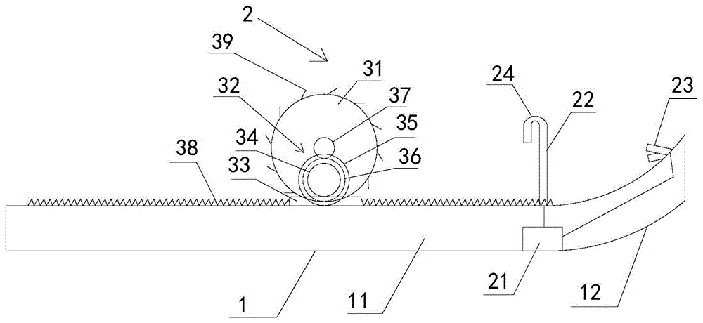 一种能自动清理的插秧机船板结构的制作方法
