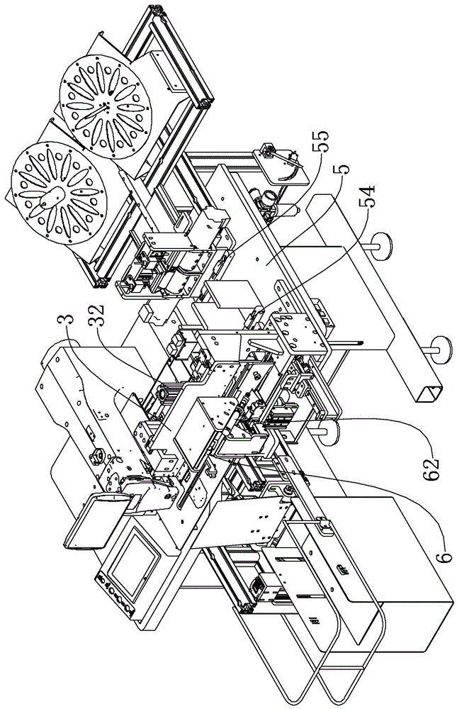 一种圆领拼接缝纫机的拉料折叠机构的制作方法