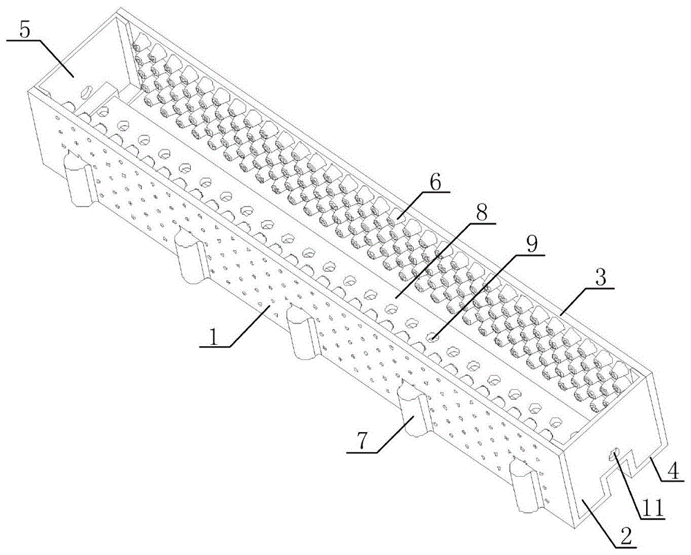 具有储液透气支撑功能的控根容器底槽的制作方法