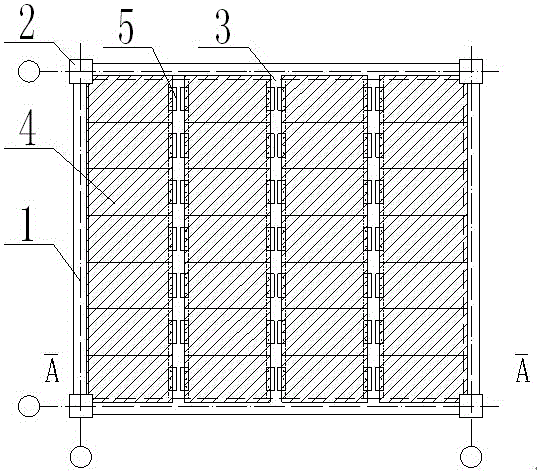 一种半钢半混组合梁及应用组合梁的链锁块组合楼板的制作方法