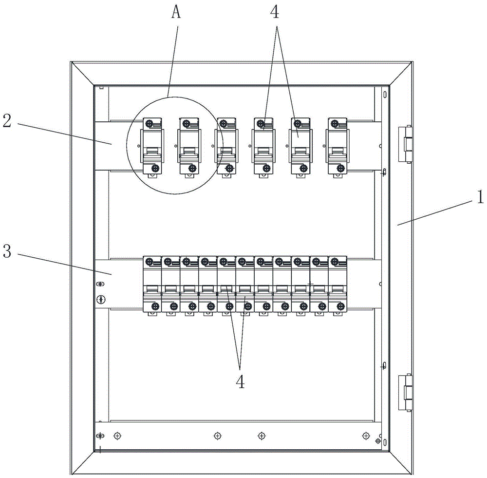 一种双层门结构的新型配电箱的制作方法