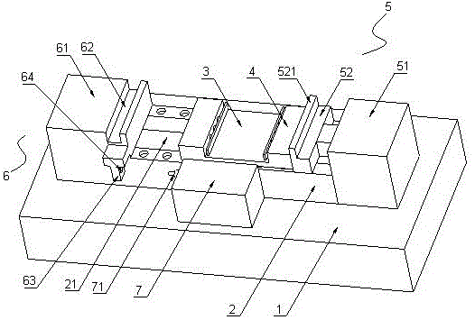 一种简易的汽车检具居中机构的制作方法