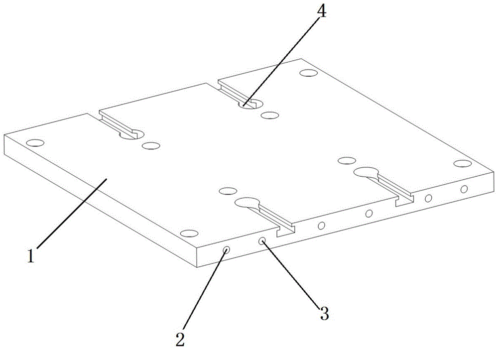 一种具有加热功能的锁模板的制作方法