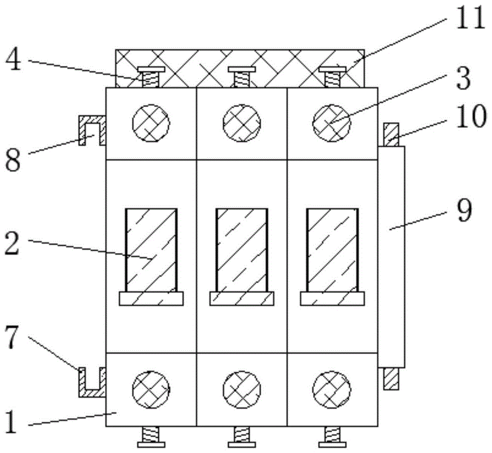 一种方便与相邻断路器相连接的外壳式断路器的制作方法