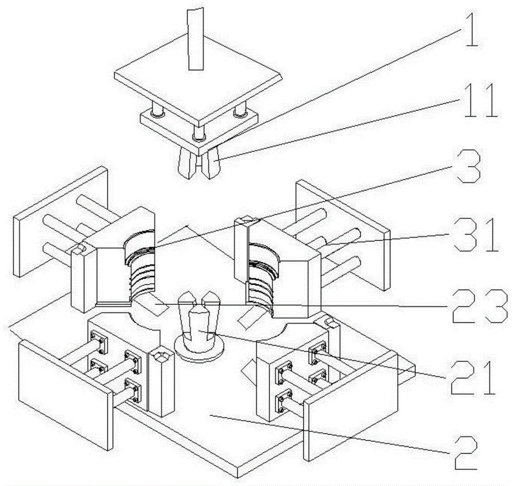 一种低压浇铸机的浇铸模具,所述上模,下模具有相互契合的结构为:所述