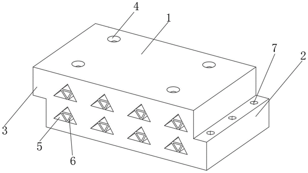 一种多孔道冷热空气循环建筑模块的制作方法