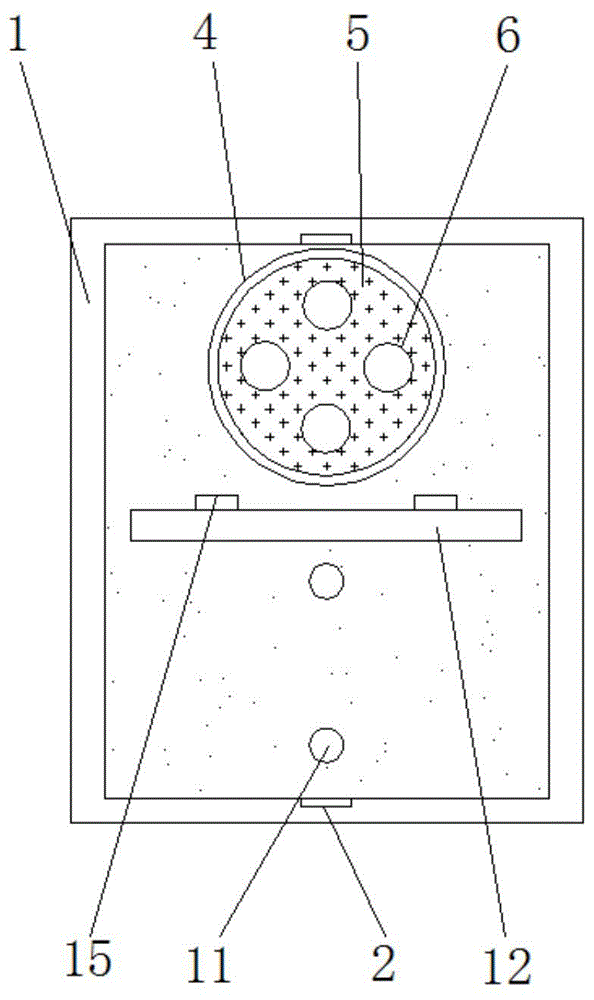 一种具有透气结构的背板的制作方法