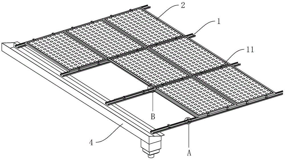 现有技术中类似于上述的一种光伏支架及导水槽壳,其相邻两个太阳能