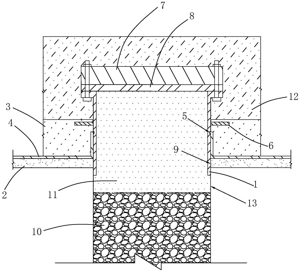 一种用于基坑降水井的封堵结构,包括插入降水井内的套管和基础垫层