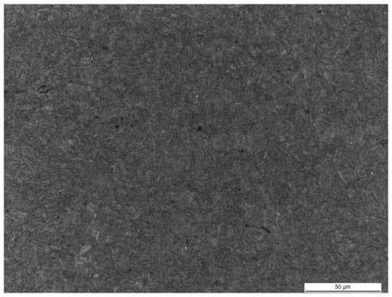 一种非焊接耐磨构件用钢及其制备方法与流程