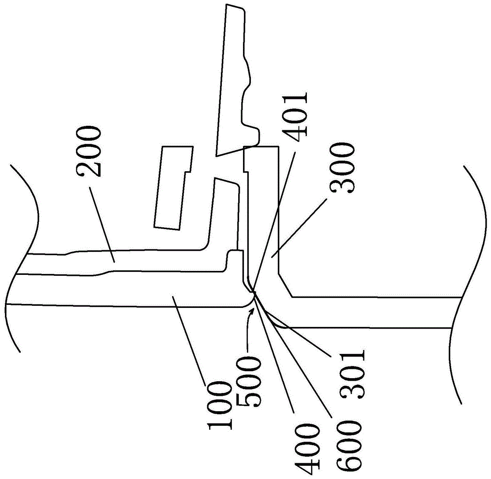 一种封闭前脸无缝一体化结构的制作方法