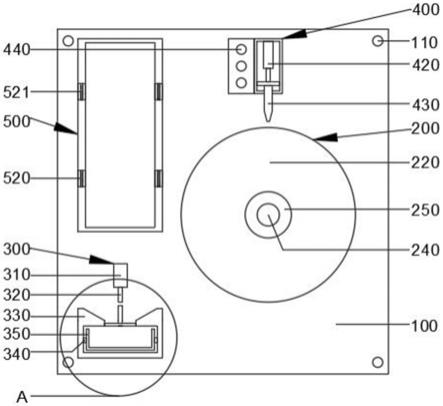 一种用于双针床凸轮织带短机的卷收装置的制作方法