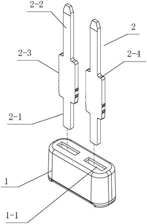 一种连接器双中针结构的制作方法