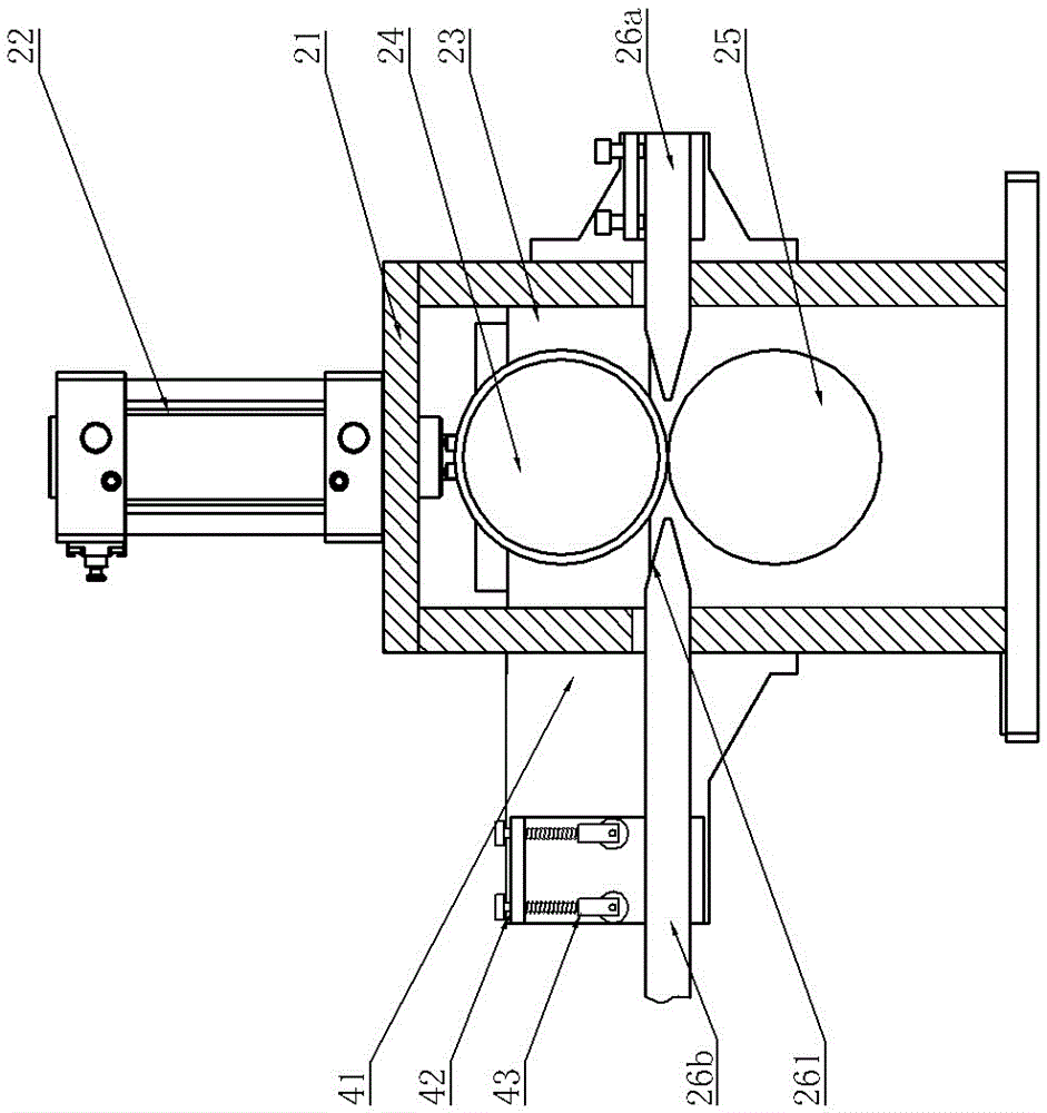 钢带的连续冲孔装置的制作方法