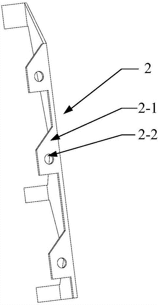 一种蒸发器固定装置及空调的制造方法