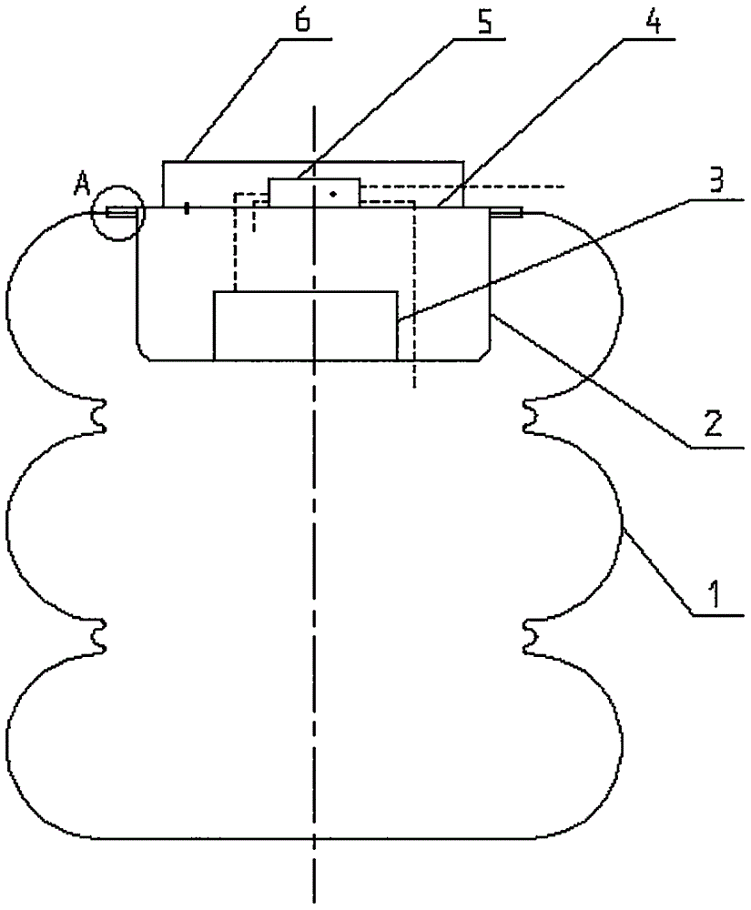 空氣動力裝置和氣動千斤頂?shù)闹谱鞣椒? /><br/><p>本發(fā)明總體而言涉及空氣動力的技術(shù)領(lǐng)域，具體而言，涉及一種使用空氣動力驅(qū)動的千斤頂。</p><p><br/><br/><b>背景技術(shù)：</b><br/></p><p>現(xiàn)有隨車的電動用品有很多，有電動充氣泵、電動給排氣泵、電動機械千斤頂、尾氣千斤頂、氣動千斤頂?shù)鹊龋@些裝備功能單一，只能滿足某種特定需求。</p><p>現(xiàn)有的氣動千斤頂雖然帶有自動充氣功能，卻沒有自動排氣功能，氣囊充滿氣體伸長將車輛頂起，當(dāng)工作完成之后需要將氣囊收縮時，要靠汽車自身的重量將氣囊下壓，當(dāng)汽車輪胎與地面接觸后，又需要靠人員手動將氣囊下壓，以此來收縮氣囊，操作費時費力。</p><p>另外，人們開車外出游玩時經(jīng)常會攜帶充氣床、充氣墊等充氣物品，給充氣床、充氣墊充氣時要用到充氣泵，充氣床、充氣墊在不使用時，需要把內(nèi)部的氣體放出，以便于折疊，減小占用空間，如果采用人工手動放氣，既費時、又費力，放氣效果還不好，可以采用排氣泵進(jìn)行放氣，但這樣人們外出游玩時除攜帶充氣泵外，還得攜帶排氣泵，增加了車內(nèi)的占用空間。</p><p>目前市場上出現(xiàn)了充、排氣泵裝置，這種裝置可以給充氣床、充氣墊等充氣物品充氣，但不能給汽車輪胎充氣，這就導(dǎo)致當(dāng)人們開車戶外游玩時，隨車需要帶許多裝備，且多種裝備占用了很多空間。</p><p><br/><br/><b>技術(shù)實現(xiàn)要素：</b><br/></p><p>本發(fā)明的一個主要目的在于克服上述現(xiàn)有技術(shù)的至少一種缺陷，提供一種既能夠自動充氣也能夠自動放氣的空氣動力裝置和氣動千斤頂。</p><p>為實現(xiàn)上述發(fā)明目的，本發(fā)明采用如下技術(shù)方案：</p><p>根據(jù)本發(fā)明的一個方面，提供了一種空氣動力裝置，包括氣囊和氣泵，所述氣泵包括兩氣口，所述兩氣口均能夠通斷地選擇性氣路連接所述氣囊或氣容物或大氣，或者其中任一氣口能夠通斷地選擇性氣路連接所述氣囊或氣容物或大氣。</p><p>根據(jù)本發(fā)明的一實施方式，所述氣泵為整體密封結(jié)構(gòu)。</p><p>根據(jù)本發(fā)明的一實施方式，在所述氣泵一氣口連通所述氣囊時，所述氣泵與所述氣囊之間通過換向閥通斷其連接氣路，使得所述氣囊能夠在進(jìn)氣、排氣和保持三種狀態(tài)之間切換。</p><p>根據(jù)本發(fā)明的一實施方式，所述氣泵的另一氣口連通所述氣容物，所述氣泵的一氣口氣路連接閥門，以通斷所述氣泵與所述氣容物之間的氣路。</p><p>根據(jù)本發(fā)明的一實施方式，所述空氣動力裝置還包括有控制結(jié)構(gòu)，所述控制結(jié)構(gòu)控制所述換向閥和所述閥門動作。</p><p>根據(jù)本發(fā)明的一實施方式，所述氣容物為充氣物。</p><p>根據(jù)本發(fā)明的一實施方式，所述氣容物為充氣源。</p><p>為實現(xiàn)上述發(fā)明目的，本發(fā)明還采用如下技術(shù)方案：</p><p>根據(jù)本發(fā)明的另一個方面，提供了一種氣動千斤頂，包括如上所述的空氣動力裝置。</p><p>根據(jù)本發(fā)明的一實施方式，所述氣動千斤頂還包括支撐結(jié)構(gòu)，所述支撐結(jié)構(gòu)連接設(shè)置于所述氣囊的一端。</p><p>根據(jù)本發(fā)明的一實施方式，所述氣泵密封夾設(shè)于所述支撐結(jié)構(gòu)和所述氣囊之間。</p><p>由上述技術(shù)方案可知，本發(fā)明的的優(yōu)點和積極效果在于：</p><p>本發(fā)明中氣泵的兩個氣口，可選擇性地連通氣囊和氣容物，在需要給氣囊和氣容物充氣時，采用充氣源即可，在需要給氣囊放氣時，一樣通過氣泵自動排出，在需要給氣容物例如游泳圈等排氣時，利用氣泵自動排出，實現(xiàn)快速排氣功能，因此本發(fā)明可同時具有多種功能，滿足人們?nèi)找娑鄻踊男枨螅哂惺謴V闊的市場前景。</p><p>附圖說明</p><p>通過結(jié)合附圖考慮以下對本發(fā)明的優(yōu)選實施例的詳細(xì)說明，本發(fā)明的各種目標(biāo)、特征和優(yōu)點將變得更加顯而易見。附圖僅為本發(fā)明的示范性圖解，并非一定是按比例繪制。在附圖中，同樣的附圖標(biāo)記始終表示相同或類似的部件。其中：</p><p>圖1是根據(jù)一示例性實施例示出的本發(fā)明空氣動力裝置的結(jié)構(gòu)示意圖。</p><p>圖2是根據(jù)一示例性實施例示出的本發(fā)明氣動千斤頂?shù)慕Y(jié)構(gòu)示意圖。</p><p>圖3是圖1的A部放大視圖。</p><p>圖4是根據(jù)一示例性實施例示出的本發(fā)明氣動千斤頂?shù)臍鈩釉硎疽鈭D。</p><p>圖5是根據(jù)一示例性實施例示出的本發(fā)明氣動千斤頂中托盤的主視結(jié)構(gòu)示意圖。</p><p>圖6是根據(jù)一示例性實施例示出的本發(fā)明氣動千斤頂中托盤的俯視結(jié)構(gòu)示意圖。</p><p>圖7是根據(jù)一示例性實施例示出的本發(fā)明氣動千斤頂中支撐蓋板的結(jié)構(gòu)示意圖。</p><p>其中，附圖標(biāo)記說明如下：</p><p>1、氣囊；2、托盤；3、電動氣泵；4、支撐蓋板；5、換向閥組；6、頂蓋；11、內(nèi)側(cè)密封層；12、外側(cè)密封層；42、氣泵出氣口通孔；41、通孔；43、補給氣口；45、壓力表安裝位；44、電源接線端子；61、氣囊；62、氣泵；63、氣容物；64、換向閥；65、閥門；66、密封結(jié)構(gòu)；621、第一氣口；622、第二氣口；623、活塞；624、氣腔；I、II、密閉空間；D1、D2、D3、D4、換向閥組的閥口；V1、V2、V3、V4、氣管。</p><p>具體實施方式</p><p>現(xiàn)在將參考附圖更全面地描述示例實施方式。然而，示例實施方式能夠以多種形式實施，且不應(yīng)被理解為限于在此闡述的實施方式；相反，提供這些實施方式使得本發(fā)明將全面和完整，并將示例實施方式的構(gòu)思全面地傳達(dá)給本領(lǐng)域的技術(shù)人員。圖中相同的附圖標(biāo)記表示相同或類似的結(jié)構(gòu)，因而將省略它們的詳細(xì)描述。</p><p>在對本發(fā)明的不同示例的下面描述中，參照附圖進(jìn)行，所述附圖形成本發(fā)明的一部分，并且其中以示例方式顯示了可實現(xiàn)本發(fā)明的多個方面的不同示例性結(jié)構(gòu)、系統(tǒng)和步驟。應(yīng)理解，可以使用部件、結(jié)構(gòu)、示例性裝置、系統(tǒng)和步驟的其他特定方案，并且可在不偏離本發(fā)明范圍的情況下進(jìn)行結(jié)構(gòu)和功能性修改。而且，雖然本說明書中可使用術(shù)語“頂部”、“底部”、“前部”、“后部”、“側(cè)部”等來描述本發(fā)明的不同示例性特征和元件，但是這些術(shù)語用于本文中僅出于方便，例如根據(jù)附圖中所述的示例的方向。本說明書中的任何內(nèi)容都不應(yīng)理解為需要結(jié)構(gòu)的特定三維方向才落入本發(fā)明的范圍內(nèi)。</p><p>第一實施例</p><p>根據(jù)一示例性實施例示出的本發(fā)明的空氣動力裝置的結(jié)構(gòu)如圖1所示。該實施例中，空氣動力裝置包括氣囊61和氣泵62。其中，氣囊61具有較大彈性，內(nèi)部具有充氣空間，在充氣時膨脹、放氣后收縮，形成可變體積。</p><p>該實施例中，氣泵62包括一活塞623，活塞623在氣腔624中移動，形成變化體積，從而實現(xiàn)抽壓氣體的功能。該實施例中，氣泵62包括第一氣口621和第二氣口622，第一氣口621可以是進(jìn)氣口也可以出氣口，同樣的，第二氣口622也可以是進(jìn)氣口和出氣口，第一氣口621和第二氣口622相反，一個是進(jìn)氣口，則另一個是出氣口。</p><p>該實施例中，第一氣口621能夠通斷地氣路連接氣囊61，其中該通斷功能由換向閥64實現(xiàn)，使得氣囊61能夠在進(jìn)氣、排氣和保持三種狀態(tài)之間切換。第二氣口622能夠通斷地氣路連接氣容物63。該氣容物63可以是充氣源、充氣物和大氣中的任一種，在使用充氣源時，可以對氣囊61進(jìn)行充氣，在使用充氣物時，可以對充氣物和氣囊61之間進(jìn)行氣體互換，從而實現(xiàn)兩者的充放氣，在直接連通大氣時，可以對氣囊61進(jìn)行自主的動力放氣。該實施例中，氣泵62的第二氣口622的氣路上連接一閥門65，以通斷氣泵62與氣容物63之間的氣路。該實施例中，空氣動力裝置還可選擇地包括有控制結(jié)構(gòu)(圖中未示出)，控制結(jié)構(gòu)控制換向閥64和閥門65動作。</p><p>該實施例中，氣泵62還采用了密封結(jié)構(gòu)66，該密封結(jié)構(gòu)66為整體密封結(jié)構(gòu)，以使氣泵62的另一氣口僅能夠連通氣容物63。該密封結(jié)構(gòu)66可以保證氣流的方向性，也客觀上確保壓力對充放氣的作用，從而不但可以實現(xiàn)單向充氣，還可實現(xiàn)雙向充氣，或者對其中的氣囊61或氣容物63的充氣和放氣。</p><p>第二實施例</p><p>根據(jù)一示例性實施例示出的本發(fā)明的氣動千斤頂?shù)慕Y(jié)構(gòu)如圖2和圖3所示。該實施例中，氣動千斤頂包括如第一實施例所述的空氣動力裝置。另外，該氣動千斤頂還包括支撐結(jié)構(gòu)，支撐結(jié)構(gòu)連接設(shè)置于氣囊的一端，氣泵密封夾設(shè)于支撐結(jié)構(gòu)和氣囊之間。</p><p>以下為詳細(xì)介紹一可選擇地具體實施例，該實施例中，氣動千斤頂包括氣囊1、托盤2、電動氣泵3、支撐蓋板4、換向閥組5和頂蓋6，氣囊側(cè)面和底面組成一個半封閉的橡膠整體，氣囊可軸向伸縮，在氣囊上端設(shè)有開口，開口設(shè)有兩個密封層，內(nèi)側(cè)密封層11和外側(cè)密封層12，氣囊內(nèi)設(shè)有托盤2，托盤底部設(shè)有氣口21，托盤上部邊緣和橡膠氣囊內(nèi)側(cè)密封層21實現(xiàn)密封，托盤內(nèi)放置有電動氣泵3，在氣囊上端開口處設(shè)有支撐蓋板4，支撐蓋板4下邊緣和氣囊外部的密封層22形成密封，由支撐蓋板、托盤和氣囊上端開口的內(nèi)側(cè)壁之間形成密閉空間，且托盤與支撐蓋板用螺絲連接，實現(xiàn)固定。在支撐蓋板上設(shè)有氣泵出氣口通孔42、與托盤氣口相對應(yīng)的通孔41以及補給氣口43，在支撐蓋板上還設(shè)有壓力表安裝位45和電源接線端子44，接線端子下端與電動氣泵電機線圈相連。在支撐蓋板上方設(shè)有換向閥組5，氣泵出口通過支撐蓋板的出氣口通孔42后連接有壓力表并且與換向閥組5相連。裝置的頂部設(shè)有頂蓋6，頂蓋內(nèi)部中空，頂蓋底部與支撐蓋板接觸，換向閥組設(shè)置于頂蓋內(nèi)部，頂蓋側(cè)面設(shè)有氣管出口、電源線口和通氣孔，頂板可與汽車底部接觸，直接頂起車輛。</p><p>該實施例中，參照圖4-圖7所示。氣動千斤頂還設(shè)有氣管、電源線、電源開關(guān)和照明燈具等，也可設(shè)有放氣閥、自動溢氣閥或者電子控制系統(tǒng)等。氣囊為能夠軸向折疊的結(jié)構(gòu)，并采用環(huán)狀分段結(jié)構(gòu)，每段氣囊在充氣后呈圓形鼓起狀，氣囊的段數(shù)為2～5段，圖2所示的氣囊的段數(shù)為3。該實施例中，在支撐蓋板4上設(shè)有以下孔口：氣泵出氣口通孔42、通孔41以及補給氣口43，其中通孔41在安裝時與托盤底部的氣口21相對應(yīng)。</p><p>如圖4所示，在本發(fā)明的車載空氣動力裝置中，形成有兩個密閉空間，一個是由托盤下壁面和氣囊內(nèi)壁之間形成的密閉空間I，另一個是由支撐蓋板下壁面、托盤上壁面和氣囊上端開口的內(nèi)側(cè)壁之間形成的密閉空間II。換向閥組的D1閥口接氣管V1，D2閥口接氣管V2，D3閥口接氣管V3，D4閥口接氣管V4，其中氣管V1穿過支撐蓋板的補給氣口43進(jìn)入密閉空間II，氣管V2穿過支撐蓋板的氣泵出氣口通孔42連接電動氣泵，氣管V3穿過支撐蓋板的通孔41，再穿過托盤氣口21后進(jìn)入密閉空間I，氣管V4從頂蓋側(cè)面伸出，在氣管V4端口處接有氣嘴。</p><p>該實施例的工作原理如下所述：</p><p>千斤頂使用時，外界空氣進(jìn)入換氣閥組，氣體經(jīng)氣管V1進(jìn)入密閉空間II給電動氣泵補氣，氣泵工作，氣體經(jīng)氣管V2、換向閥組、氣管V3進(jìn)入密閉空間I，密閉空間I充氣后膨脹，氣囊伸長，氣囊頂部的頂蓋將車輛頂起。</p><p>需要氣囊收縮時，使氣囊空氣經(jīng)氣管V3通入換向閥組，氣體經(jīng)氣管V1進(jìn)入密閉空間II給電動氣泵補氣，氣泵工作，氣體經(jīng)氣管V2、換向閥組后排入大氣，氣囊收縮。</p><p>當(dāng)需要給輪胎、救生圈、充氣墊、充氣床等充氣時，外界空氣進(jìn)入換氣閥組，氣體經(jīng)氣管V1進(jìn)入密閉空間II給電動氣泵補氣，氣泵工作，氣體經(jīng)氣管V2、換向閥組、氣管V4后，通過氣嘴給輪胎等充氣物品充氣。</p><p>當(dāng)需要給救生圈、充氣墊、充氣床等充氣物品排氣時，由氣嘴接入充氣物品，氣體經(jīng)氣管V4進(jìn)入換氣閥組，氣體經(jīng)氣管V1進(jìn)入密閉空間II給電動氣泵補氣，氣泵工作，氣體經(jīng)氣管V2、換向閥組后排入大氣，完成排氣操作。</p><p>以上僅就本發(fā)明的幾種不同實施方式做了簡單說明，但并非窮舉，未說明的實施方式依然在本發(fā)明的保護(hù)范圍之內(nèi)。</p><p>以上結(jié)合附圖示例說明了本發(fā)明的一些優(yōu)選實施例式。本發(fā)明所屬技術(shù)領(lǐng)域的普通技術(shù)人員應(yīng)當(dāng)理解，上述具體實施方式部分中所示出的具體結(jié)構(gòu)和工藝過程僅僅為示例性的，而非限制性的。而且，本發(fā)明所屬技術(shù)領(lǐng)域的普通技術(shù)人員可對以上所述所示的各種技術(shù)特征按照各種可能的方式進(jìn)行組合以構(gòu)成新的技術(shù)方案，或者進(jìn)行其它改動，而都屬于本發(fā)明的范圍之內(nèi)。</p>
                        </div>
                        </div>
                        <div   id=