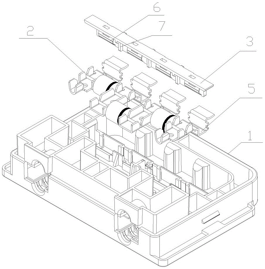 一种改进汇流条连接结构的光伏接线盒的制作方法与工艺