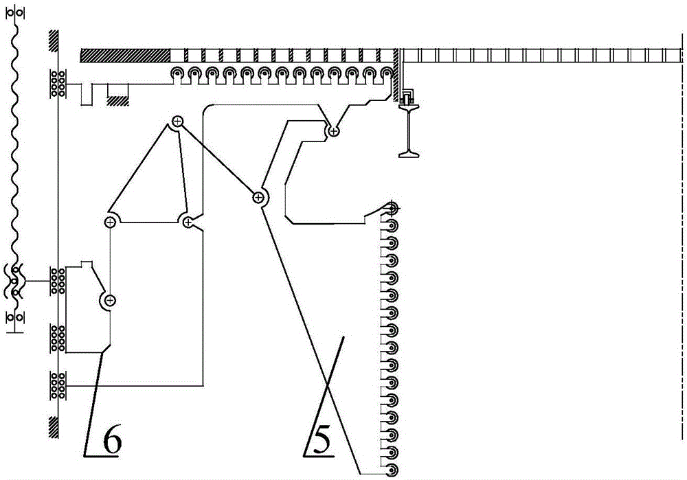 具有頂起裝置的入庫間、立體停車庫及其補(bǔ)板方法與流程