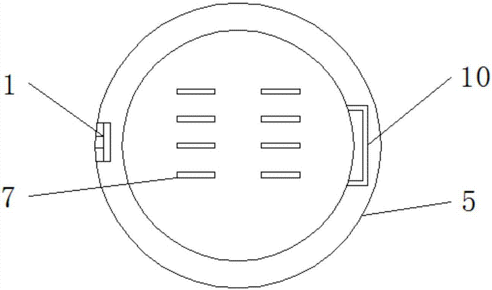 背景技术:现有的建筑用排污井盖一般包括盖体和连接座,连接座和盖体的