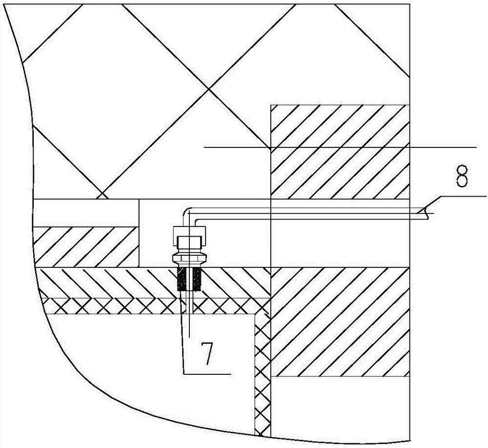 本實用新型屬於船用軸承結構技術領域,具體涉及一種水潤滑艉軸承,用於