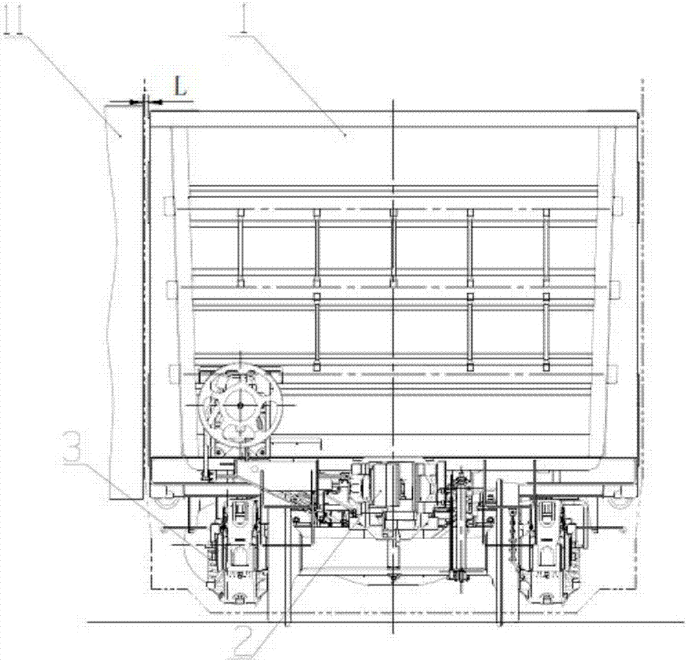 一种适应高频次翻车机卸货的铁路货车敞车,包括骨架式承载结构的车体