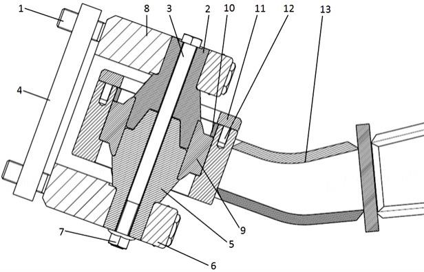 一种公母阶梯轴、双轴互扼铰接连接装置及工程机械的制作方法