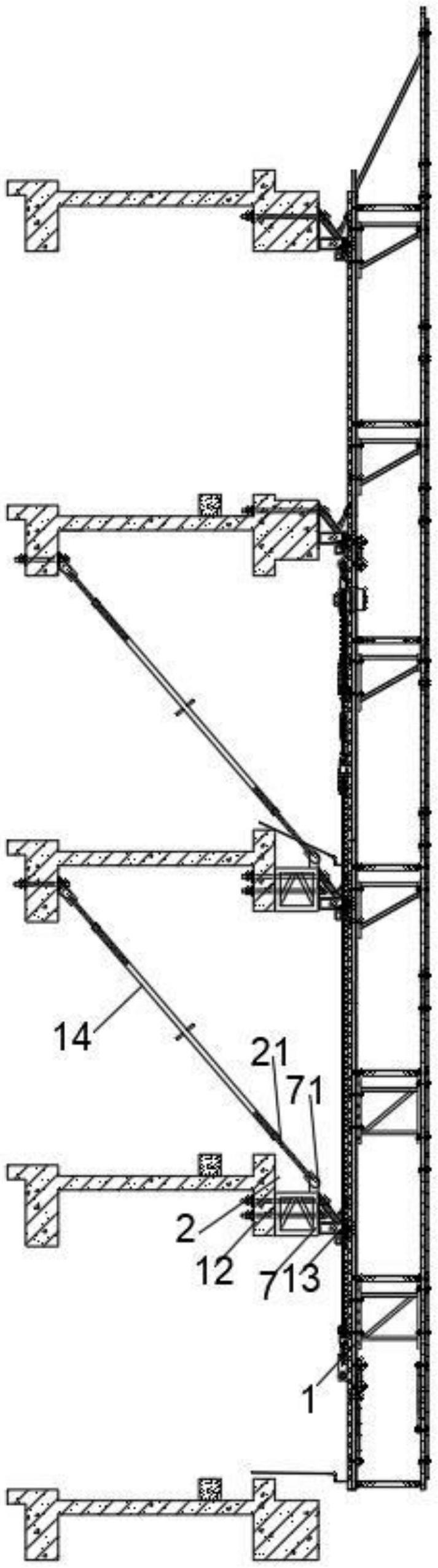 一种附着式升降脚手架附着局部挑出位置用的补偿系统的制作方法